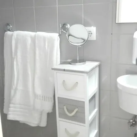 Apartment Studio In Porto, With Wonderful City View, Balcony And Wifi - 7 Km From The B... *